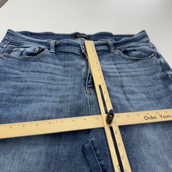 Judy Blue Denim Shorts Womens 3XL Blue Bermuda Cuffed Stretch Zip Fly JB15226LT - Picture 6 of 7
